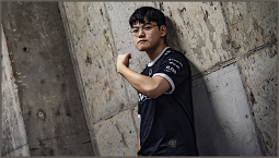 T1 Gumayusi faces defeat at the hands of a rising ADC talent