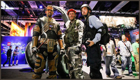 Half-Life cosplay is so realistic, it's terrifying